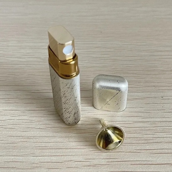 Vintage Purse Size Atomizer Complete with Funnel - Refillable - Picture 4 of 6